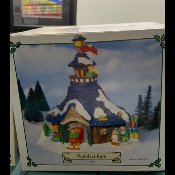 Santa Town decorations - Picture 2 of 5